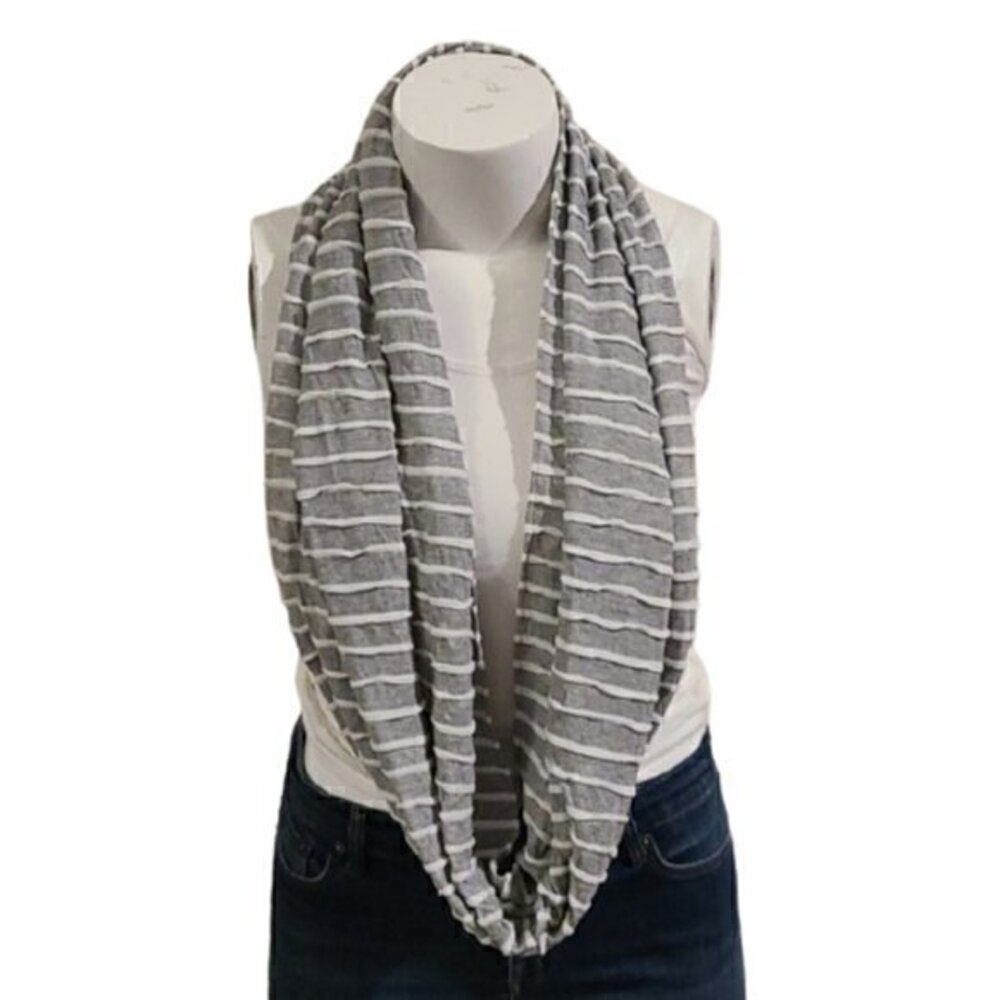 [Eddie Bauer] Gray & White Infinity Scarf